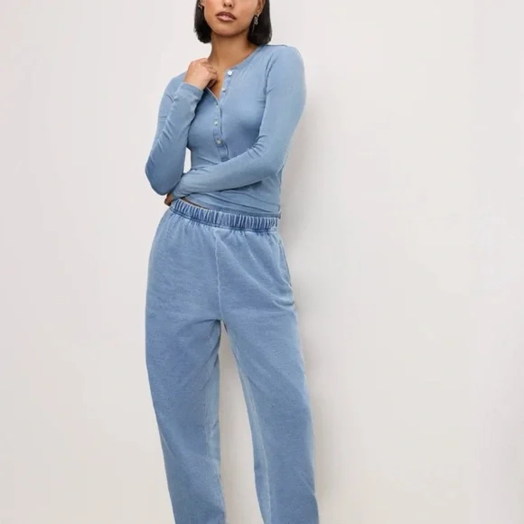 Good American Jeanius Fitted Henley Indigo376 Size Medium Long Sleeve - Picture 2 of 10